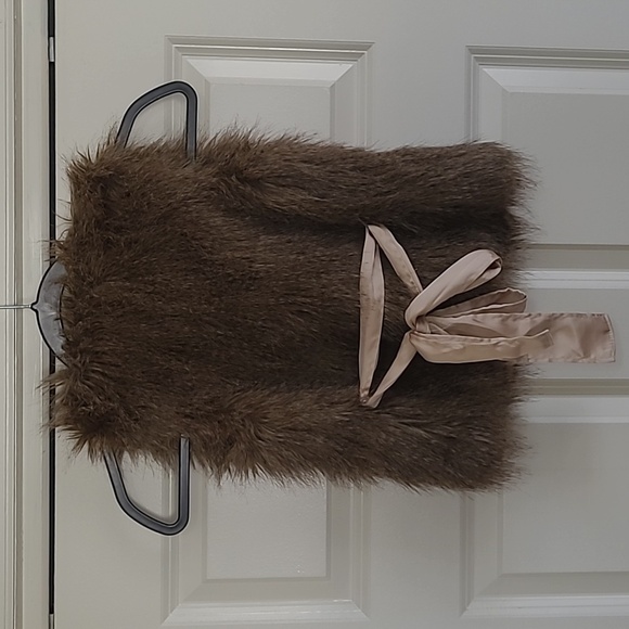 J. Crew Crewcuts Girls Brown Faux Fur Vest with Ribbon Tie - Size M/L - Picture 2 of 7